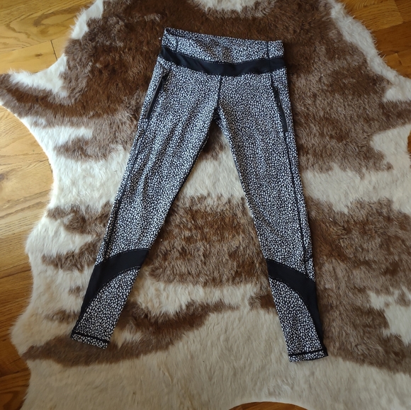 Lululemon Inspire Tight ll (Mesh) - Picture 8 of 9